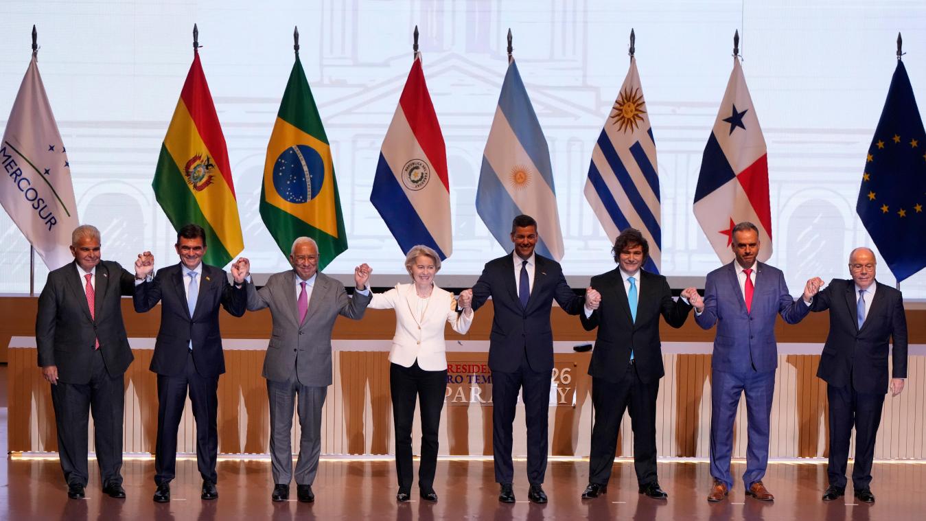 <p>Jose Raul Mulino (l-r), Präsident aus Panama, Rodrigo Paz, Präsident aus Bolivien, Antonio Costa, Präsident des Europäischen Rates, Ursula von der Leyen, Präsidentin der Europäischen Kommission, Santiago Peña, Präsident aus Paraguay, Javier Milei, Präsident aus Argentinien, Yamandu Orsi, Präsident aus Uruguay, und Mauro Vieira, Außenminister aus Brasilien, stehen für ein Gruppenfoto zusammen.</p>