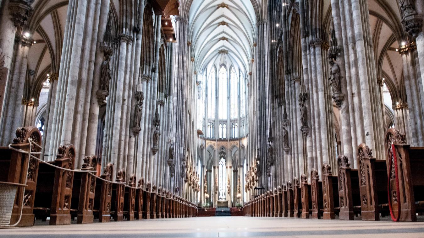 <p>Ein Blick in den Innenraum des Kölner Doms</p>