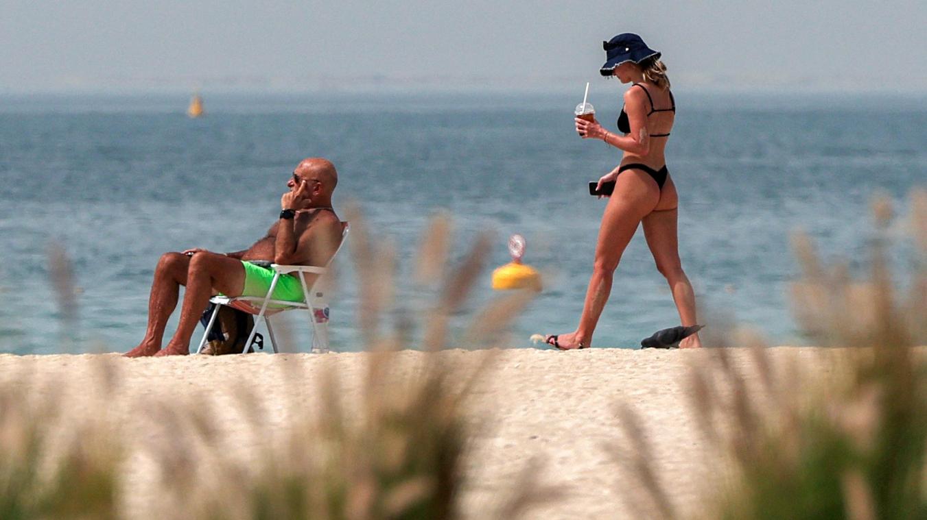 <p>Während der Krieg in der Nahost-Region weiter eskaliert, genießen die einen Urlauber die Sonne am Strand (Bild: Dubai), während andere nur noch weg wollen.</p>