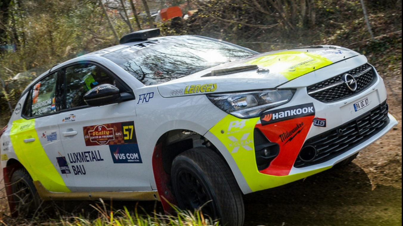 <p>Heindrichs-Schmitz im Opel Corsa R4 bei der Rally Città di Foligno.</p>