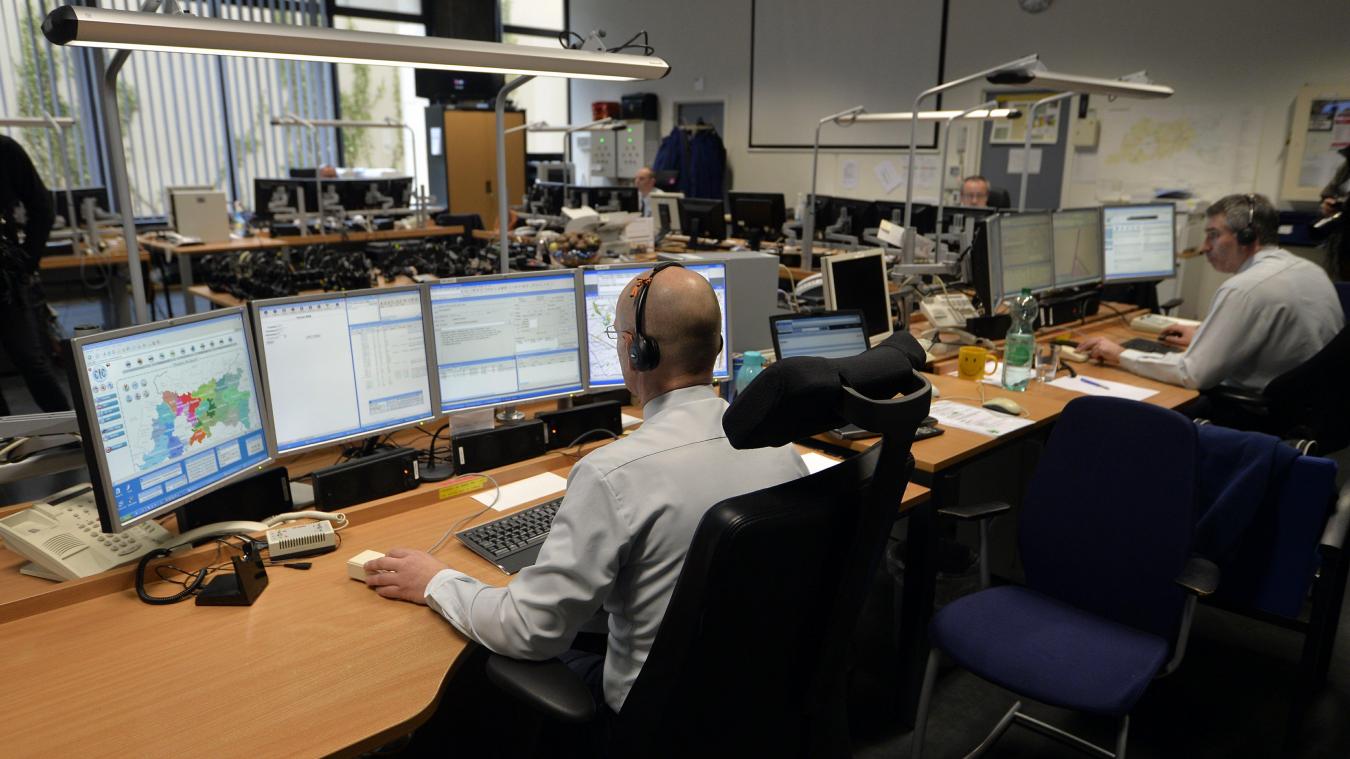 <p>Blick in eine Notrufzentrale: In der Provinz Lüttich startet Mitte März ein Pilotprojekt, bei dem Anrufer beim Notruf 112 künftig auch die Sprache des Operators – Französisch, Niederländisch oder Deutsch – auswählen können.</p>