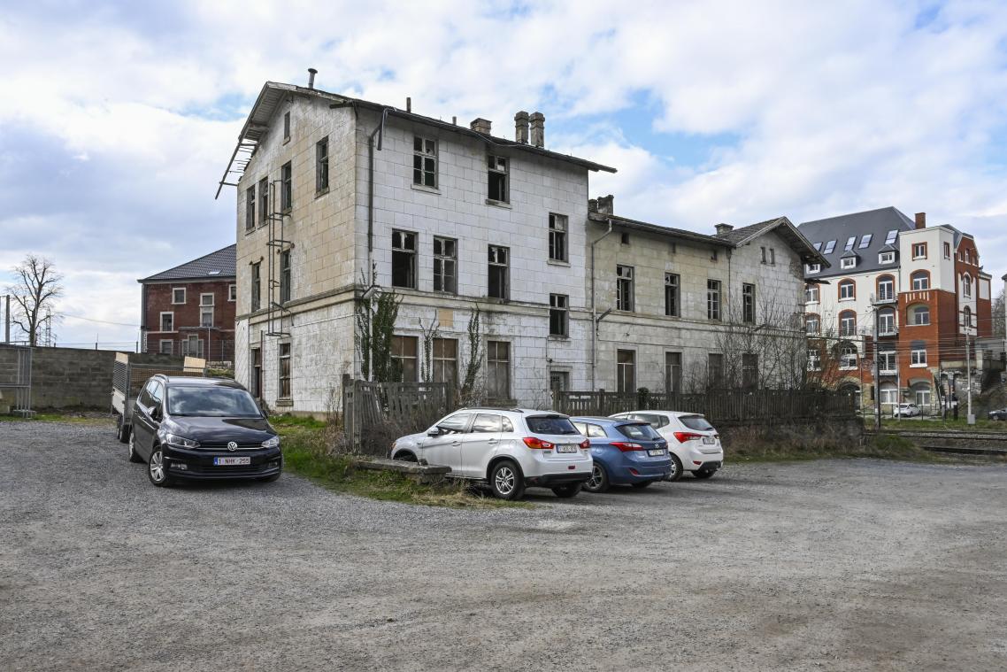 <p>Bald Geschichte: Das ehemalige „Eilgut-Gebäude in Herbesthal. An seiner Stelle soll eine Leichtbauhalle für den Lontzener Bauhof entstehen.</p>