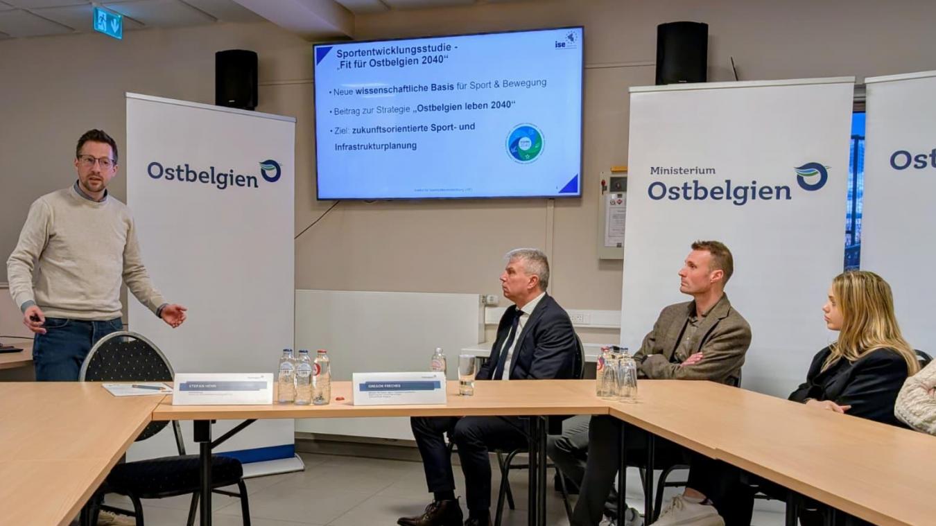 <p>Die Sportentwicklungsstudie „Fit für Ostbelgien 2040“ wurde am Donnerstagabend im Rahmen einer Pressekonferenz in Elsenborn vorgestellt.</p>