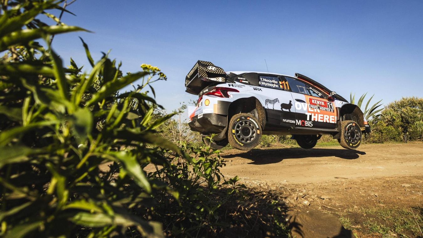 <p>Neuville-Wydaeghe (Hyundai) am Donnerstag zum Auftakt der Safari-Rallye in Kenia.</p>