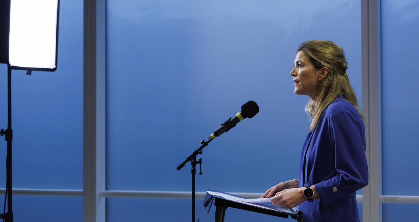 <p>Justizministerin Annelies Verlinden verteidigte im Parlament ihr Vorgehen beim gescheiterten Polizeiprojekt i-Police und betonte, sie habe rechtzeitig eingegriffen und das Projekt nachgesteuert.</p>