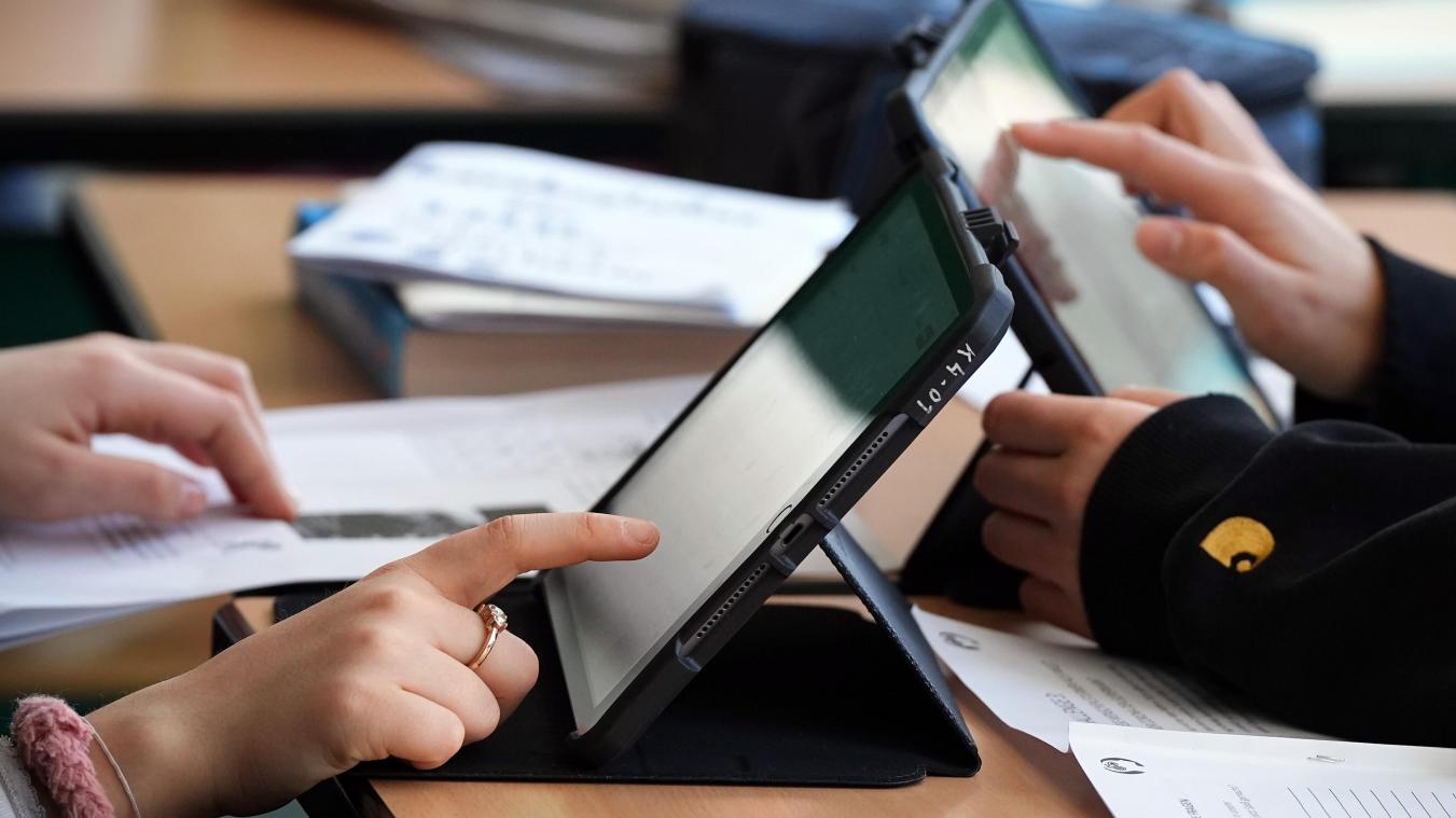 <p>Im Rahmen des Projekts „Bank in der Klasse“ vermitteln Fachleute aus Banken und Versicherungen Schülerinnen und Schülern Grundlagen der Finanzbildung.</p>