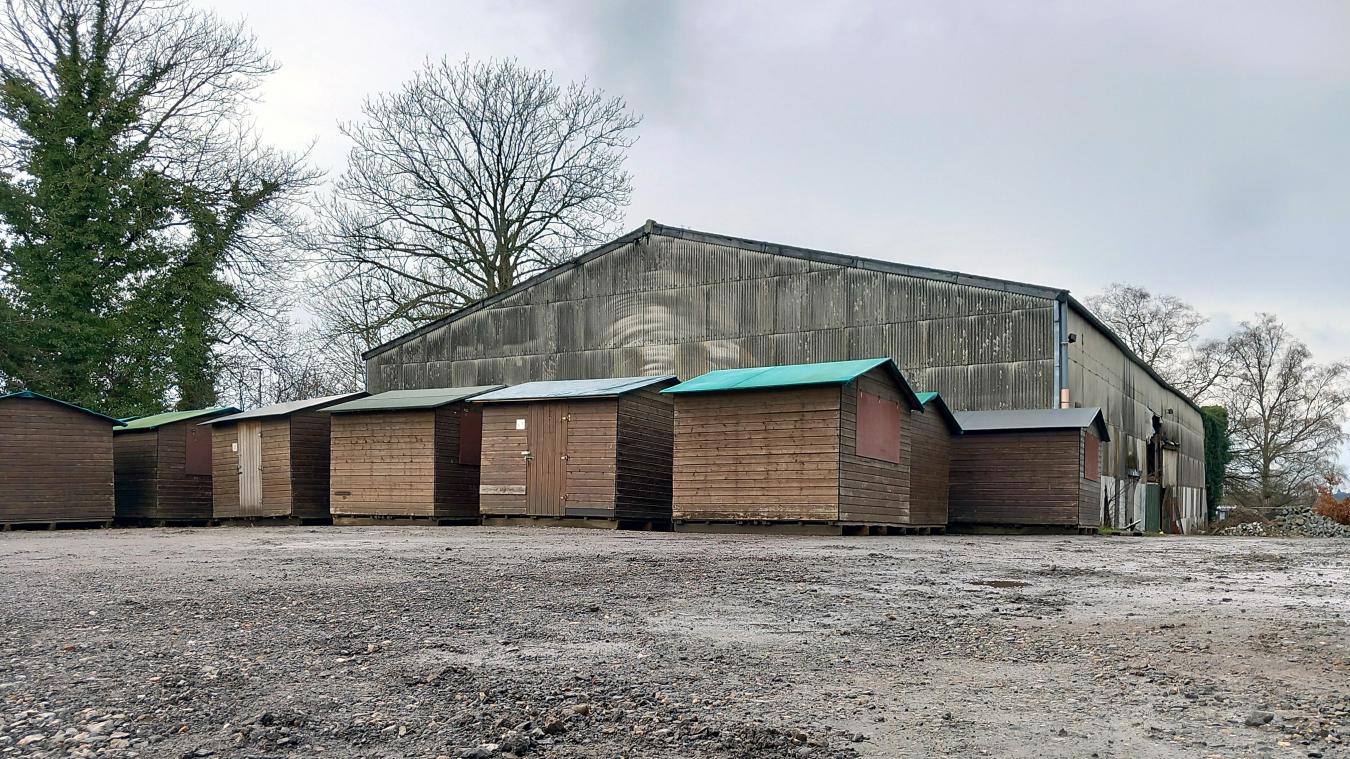 <p>Aus Sicherheitsgründen müssen die bisherigen Nutzer, verschiedene Karnevalsgruppen, die Halle an der Judenstraße verlassen.</p>