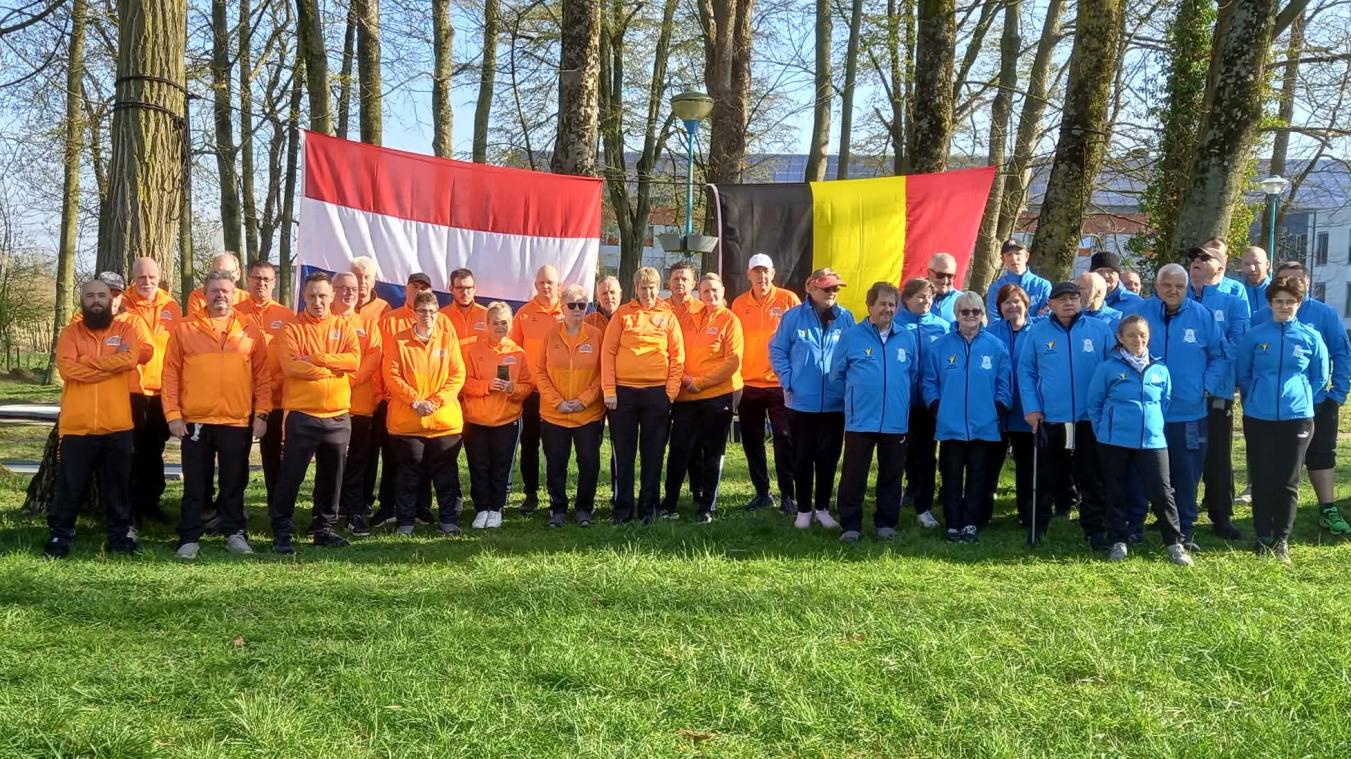 <p>Die Nationalteams aus den Niederlanden und Belgien</p>