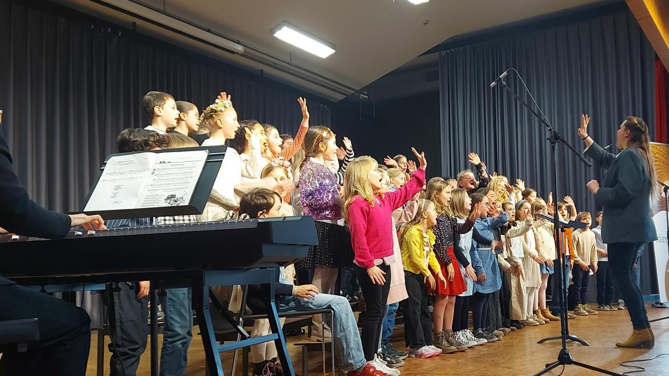 <p>Die Schüler der ersten drei Jahrgänge freuen sich darauf, ihr musikalisches Können in einem großen Chorensemble zu zeigen.</p>