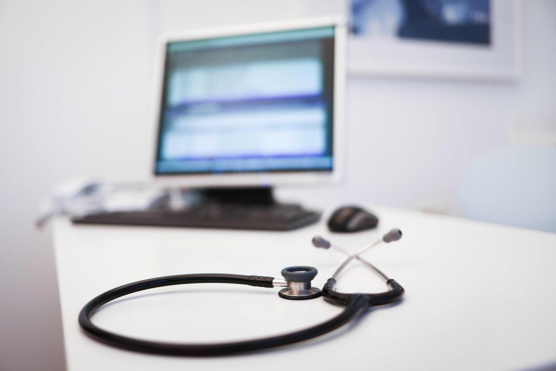 <p>Wenn der Weg zum Arzt zur Hürde wird, helfen in Belgien sogenannte Community Health Worker weiter. In der DG ist Olivier De Rycke seit vier Jahren im Einsatz.</p>