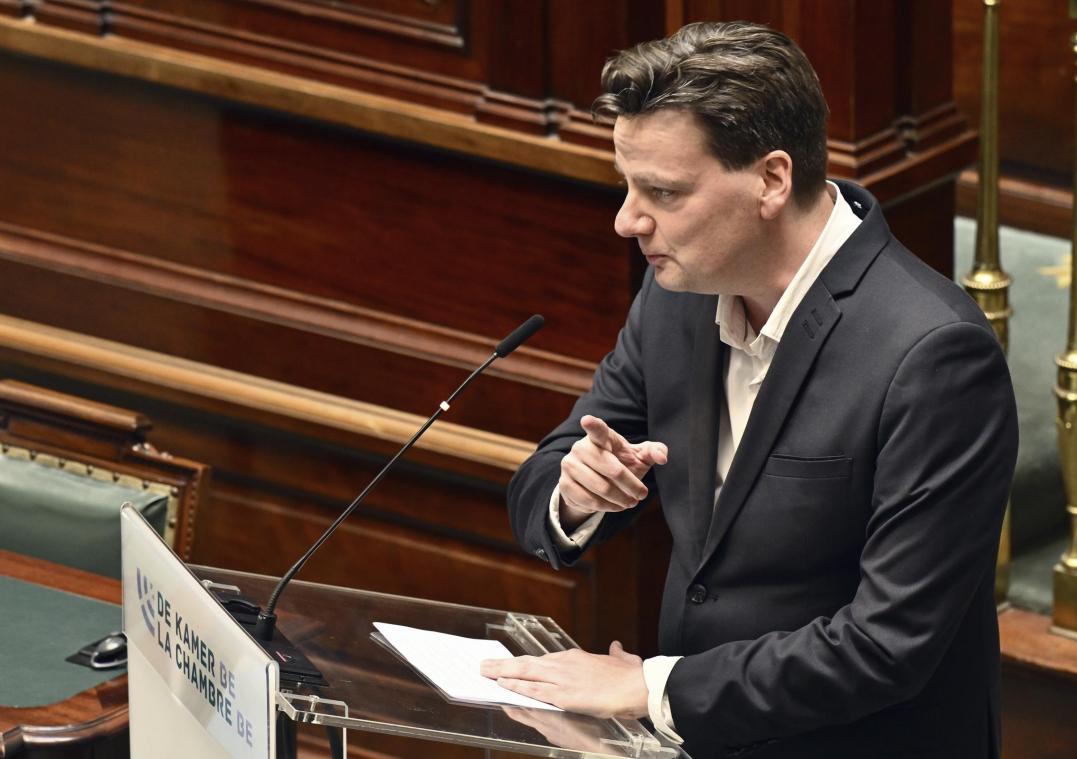<p>Der Kammerabgeordneter François De Smet (DéFI) löste mit seiner umstrittenen Einordnung der Deutschsprachigen als Wallonen politischen Wirbel in Ostbelgien aus.</p>