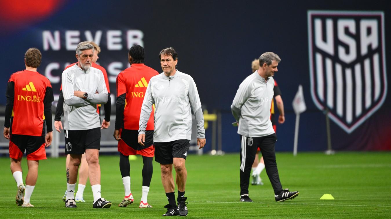 <p>Nationaltrainer Rudi Garcia (Bildmitte) blickt trotz der langen Verletztenliste positiv auf das Duell mit den USA.</p>