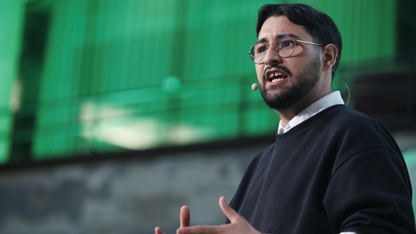 <p>Aimen Horch bei seiner Ansprache in Gent</p>