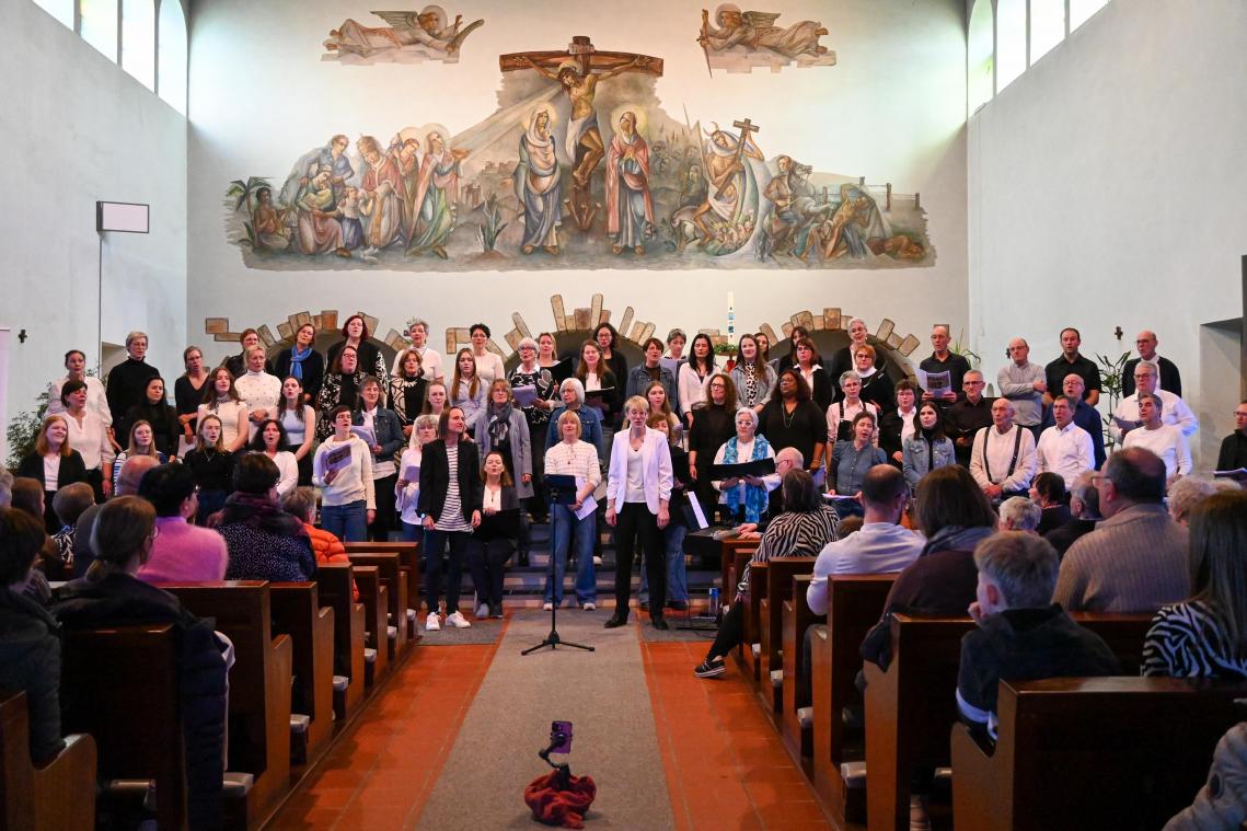 <p>Insgesamt nahmen fast doppelt so viele Menschen wie bei der Premiere von „Sing & Connect“ im vergangenen Jahr teil.</p>