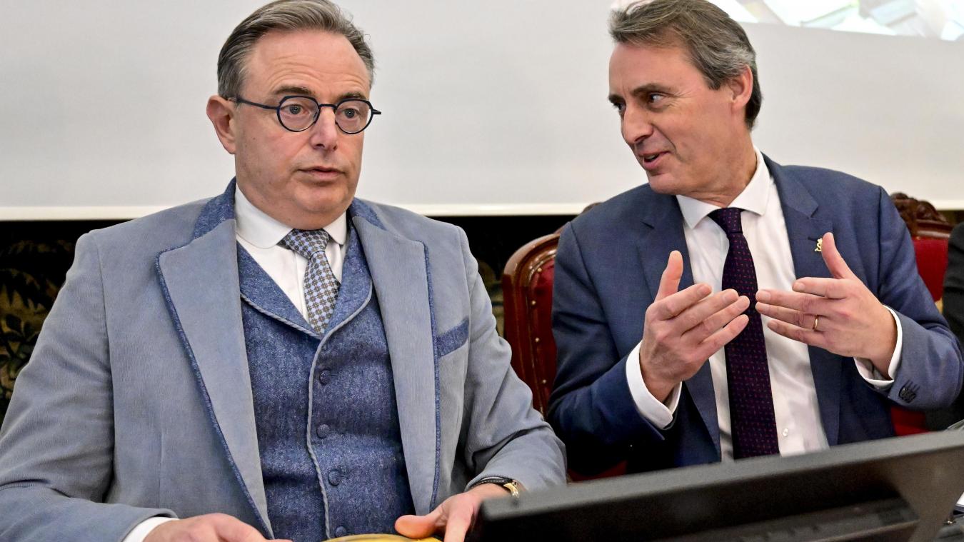 <p>Premier Bart De Wever (l.) und Senatspräsident Vincent Blondel, der gleichzeitig den Ausschuss für institutionelle Angelegenheiten leitet.</p>