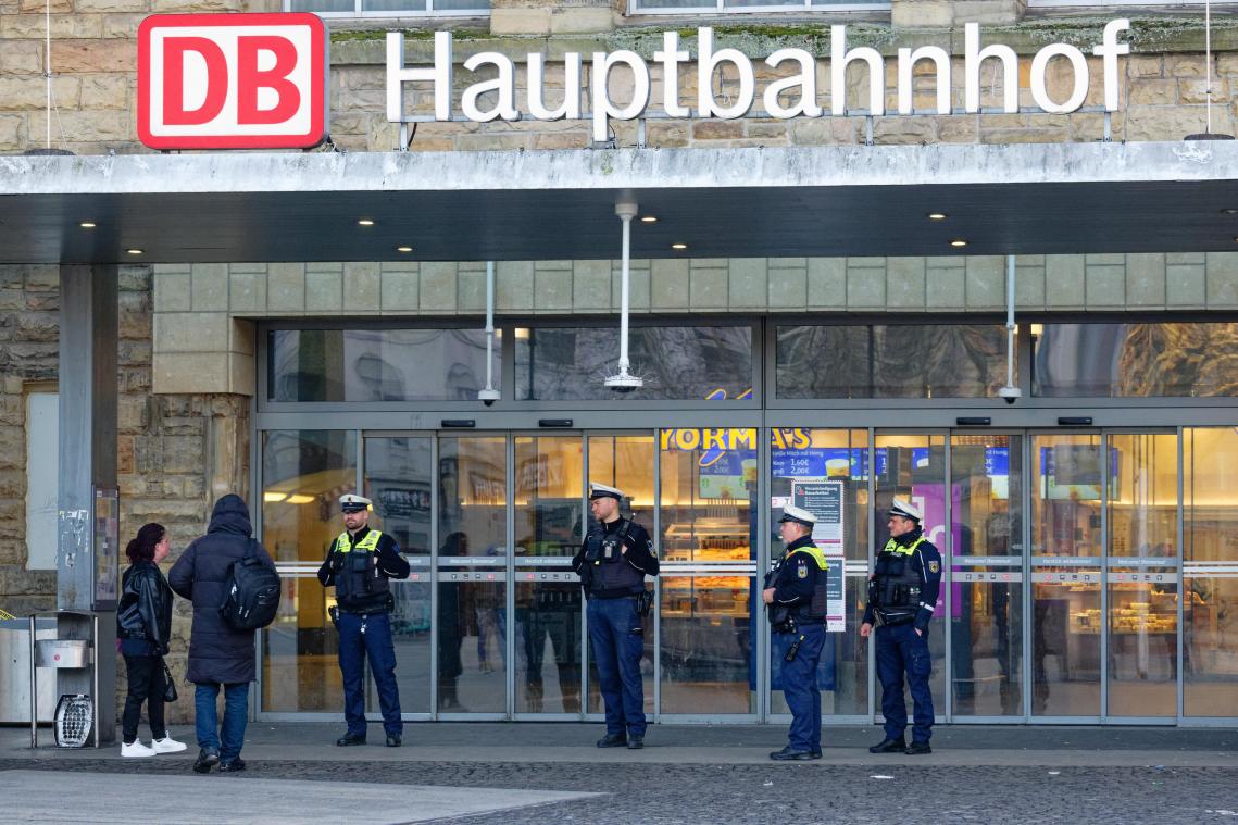 <p>Grund für die Sperrung war eine Bombendrohung.</p>