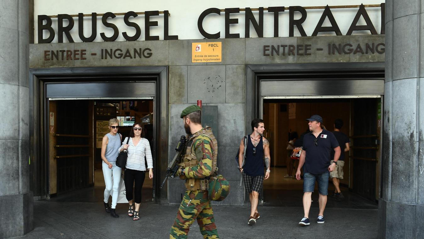 <p>Soldaten kehren in Brüsseler Bahnhöfe und Metro zurück</p>
