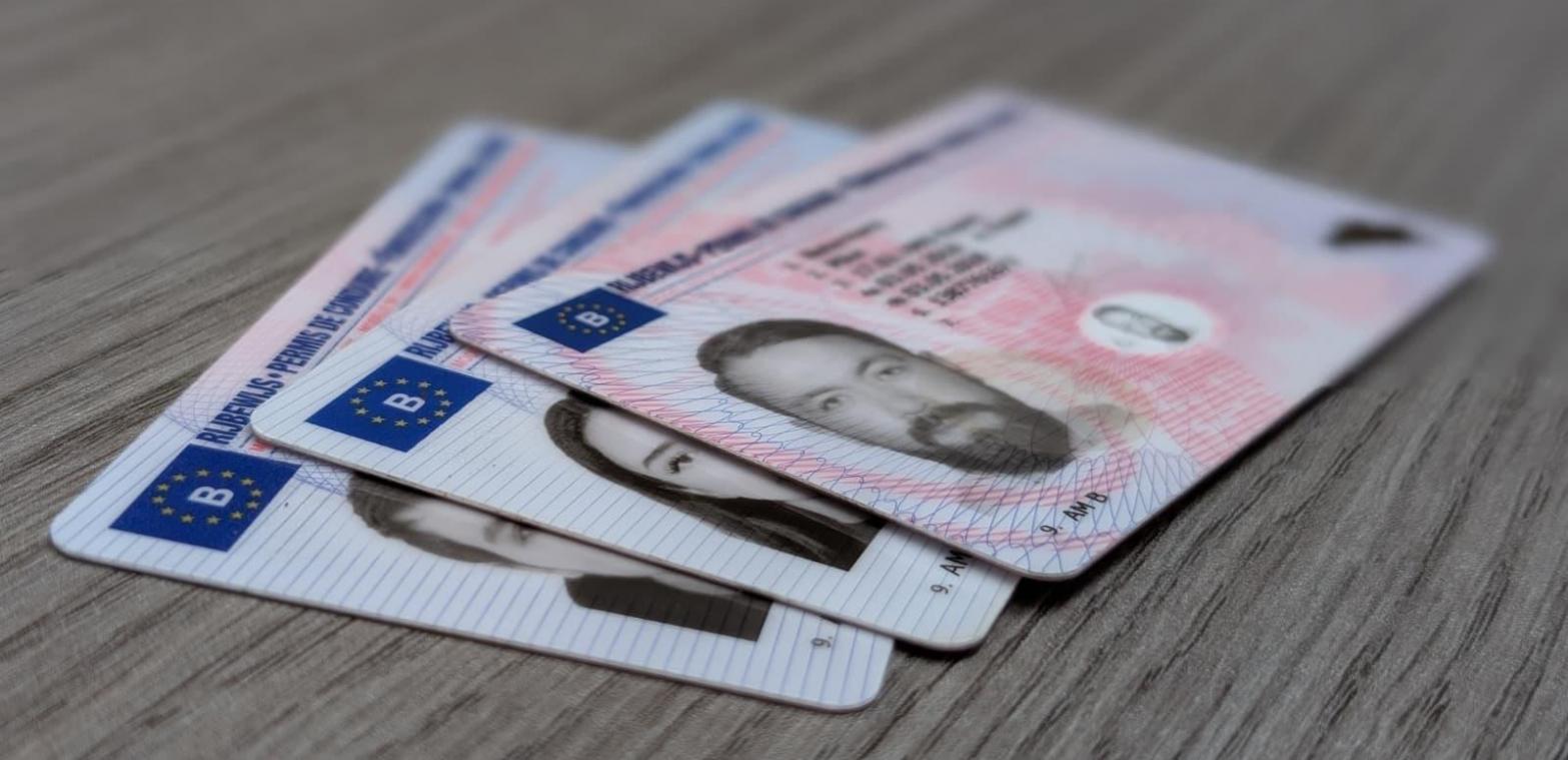 <p>Auch in der DG gibt es Angebote zur Vorbereitung auf die theoretische Führerscheinprüfung in einfacher Sprache, wie Minister Jérôme Franssen erklärt.</p>