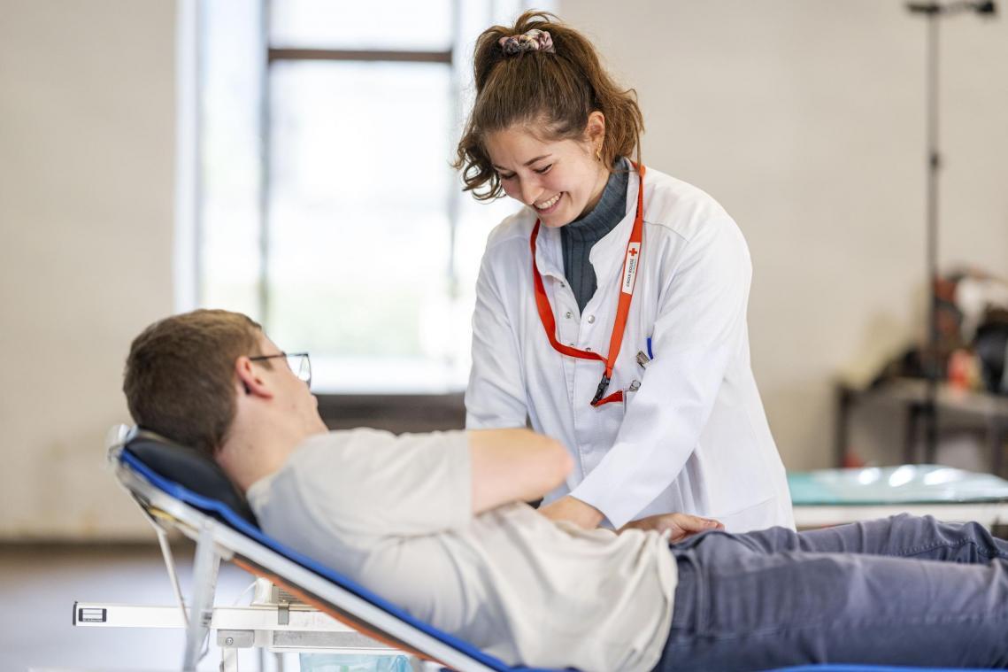 <p>Am Freitag, 8. Mai, kann die Bevölkerung von 10 bis 17 Uhr im St.Vither Rathaussaal Blut spenden. Im Rahmen des Blutspendemarathons beteiligen sich regionale Unternehmen außerdem an einer Firmenchallenge.</p>