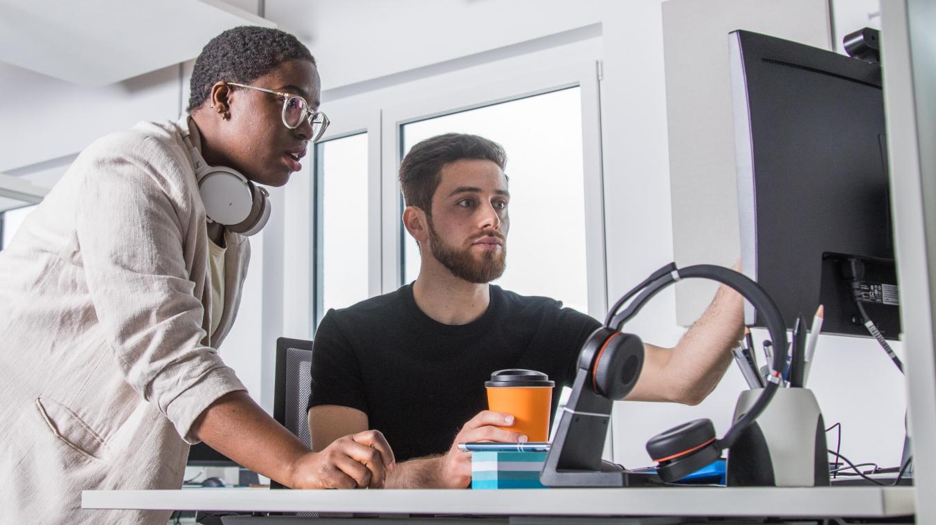 <p>Das Mentoring-Projekt „Ready2Work“ von Info-Integration soll Menschen mit Migrationsgeschichte beim Einstieg in den Arbeitsmarkt durch individuelle Begleitung und lokale Vernetzung unterstützen.</p>
