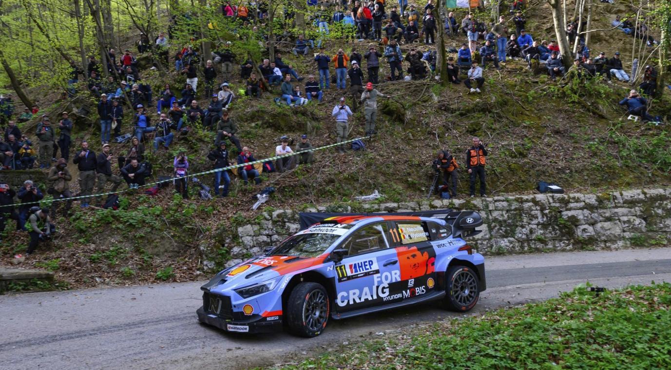 <p>Eine sehr gute erste Tagesetappe für Neuville-Wydaeghe (Hyundai).</p>