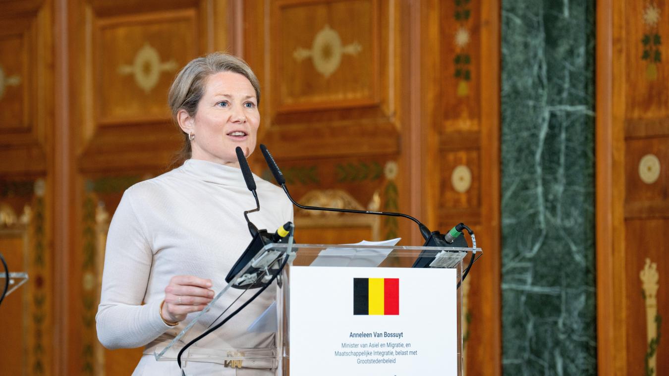 <p>Ministerin Anneleen Van Bossuyt ist für eine „Abschreckungsmission“ in die Demokratische Republik Kongo gereist.</p>