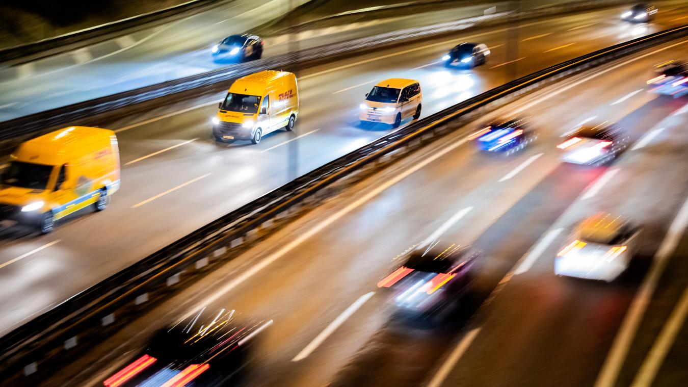 <p>Möglicherweise wird die Regierung bestimmte Bevölkerungsgruppen gezielt unterstützen. Dazu könnten Arbeitnehmer gehören, die für den Arbeitsweg auf ihr eigenes Auto angewiesen sind.</p>