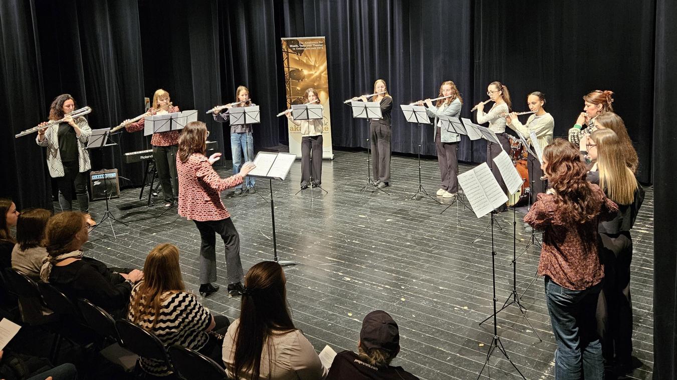 <p>Seit zwei Jahren bereiten junge Flötisten und Flötistinnen die Aufführung vor.</p>