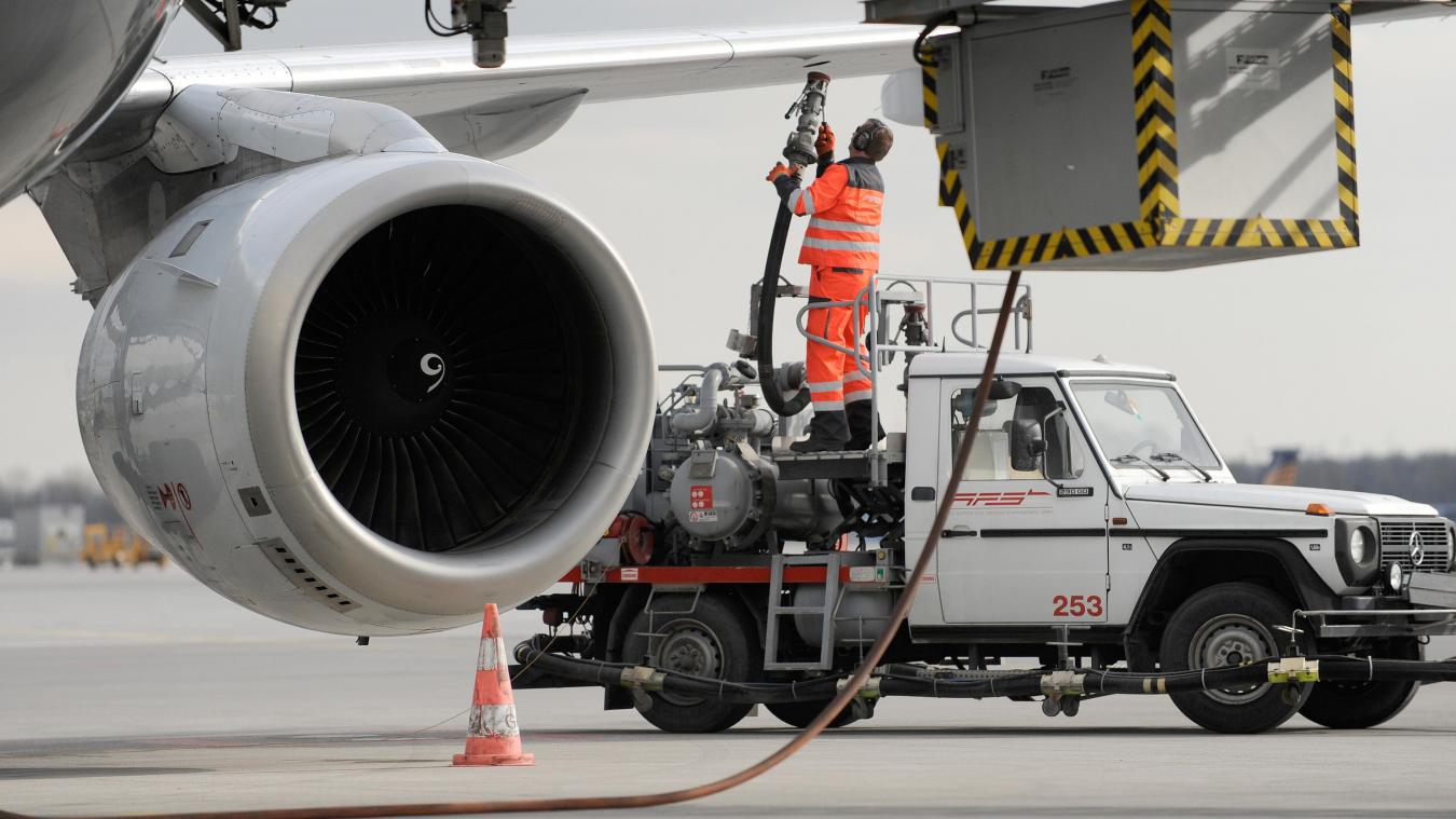 <p>Die Internationale Energieagentur warnt vor möglichen Flugstreichungen wegen Treibstoffmangels in Europa.</p>