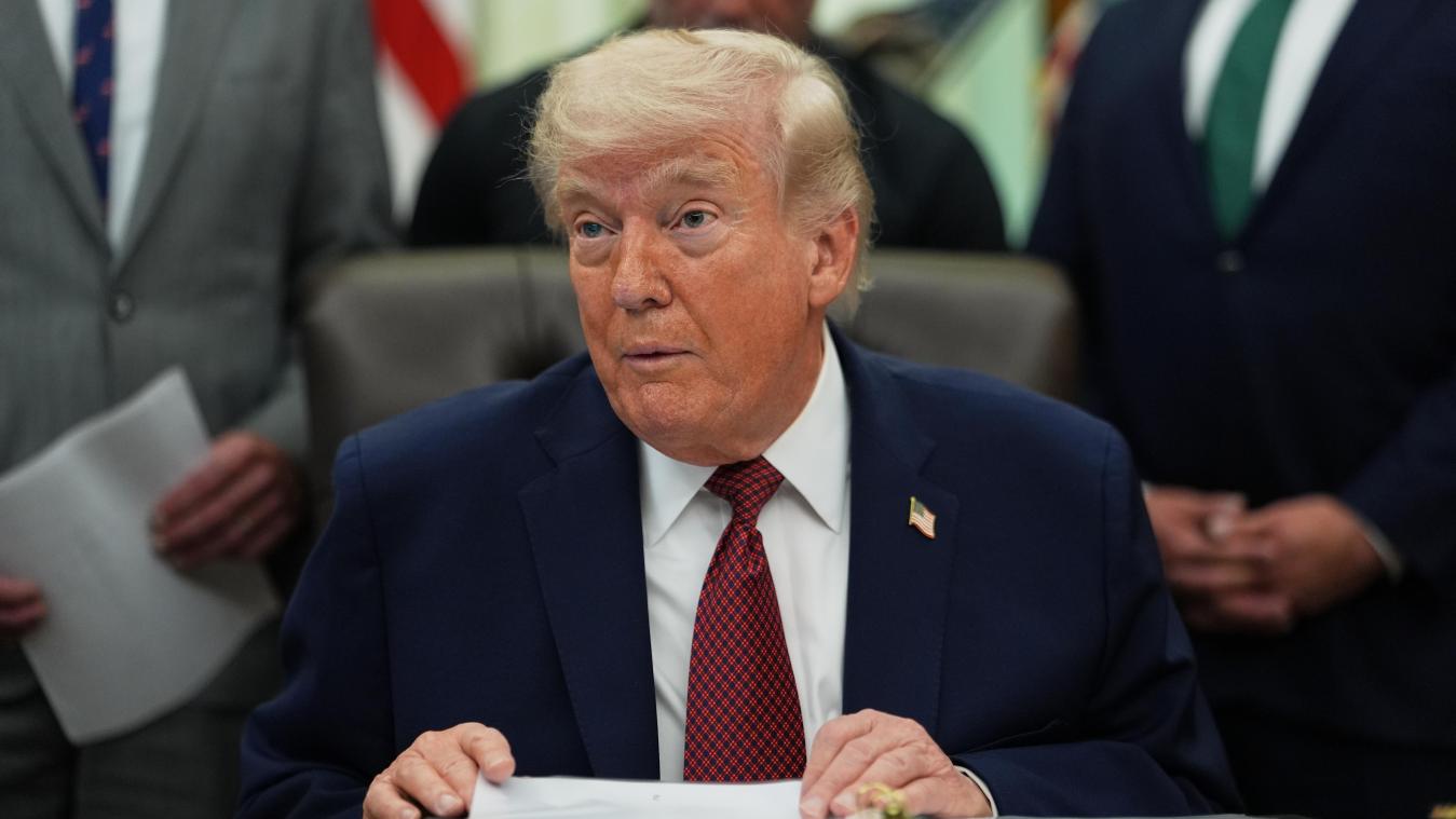 <p>US-Präsident Donald Trump spricht im Oval Office des Weißen Hauses.</p>