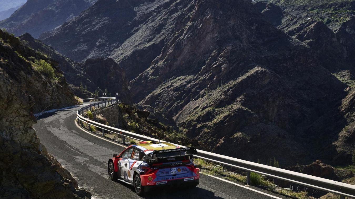 <p>Neuville-Wydaeghe unterwegs auf den Rallyestraßen auf Gran Canaria.</p>