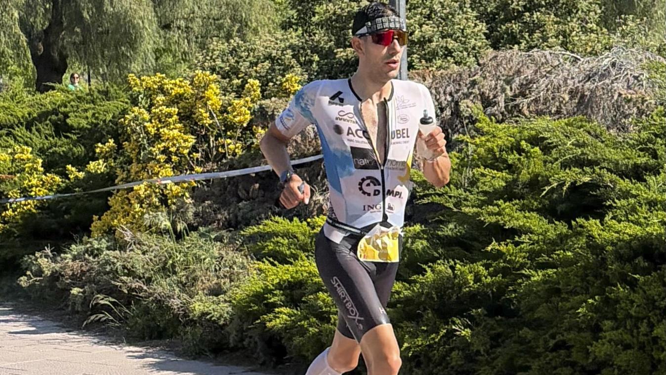 <p>Louis Heukemes beim Triathlon in Valencia, wo ihm ein starker 48. Platz gelang.</p>