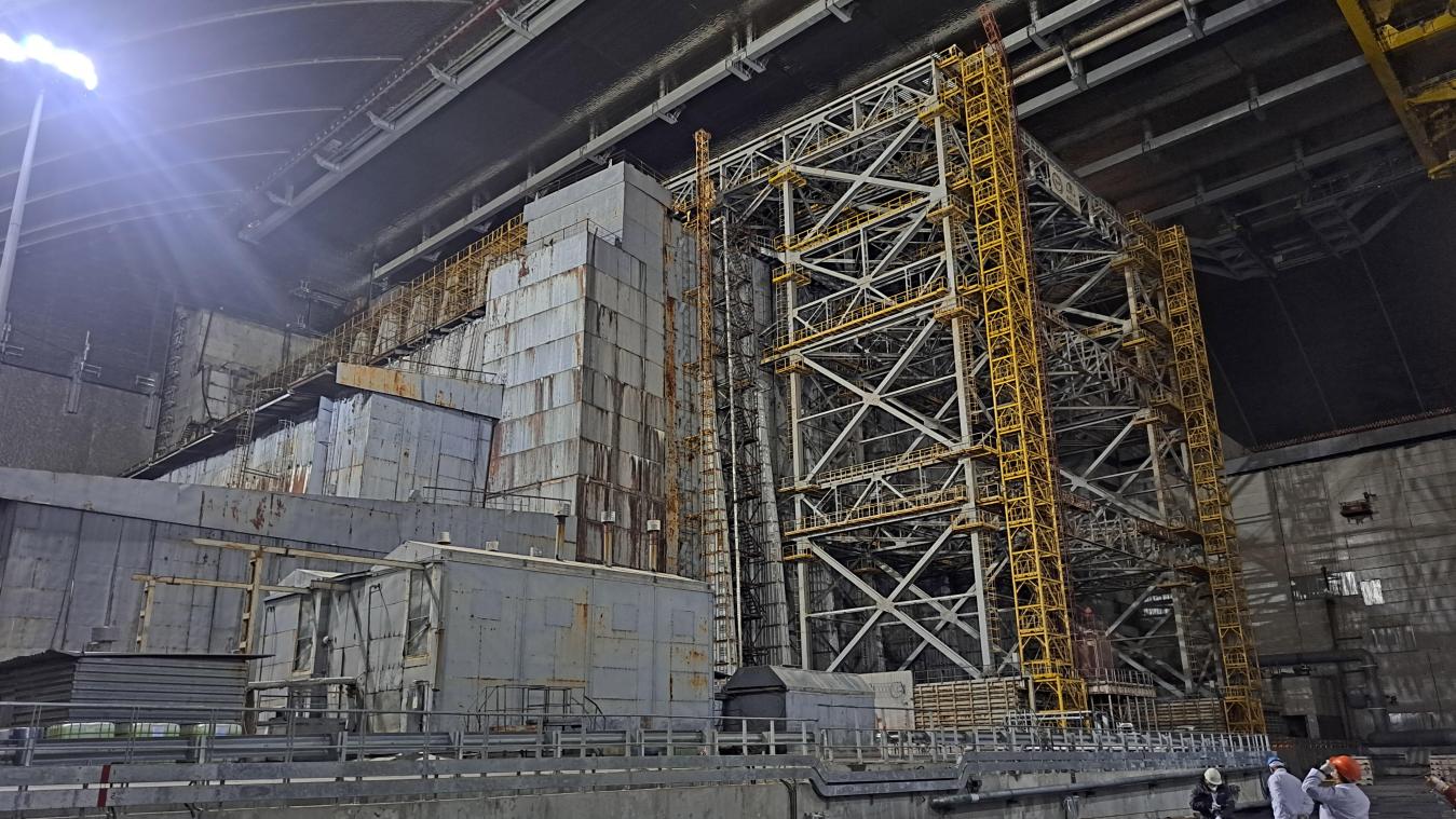 <p>Der 1986 eilig errichtete Betonsarkophag über dem explodierten Reaktor vier im stillgelegten Atomkraftwerk Tschernobyl in der Nordukraine ist seit 2016 mit einem für über zwei Milliarden Euro errichteten Stahlbogen überdacht.</p>
