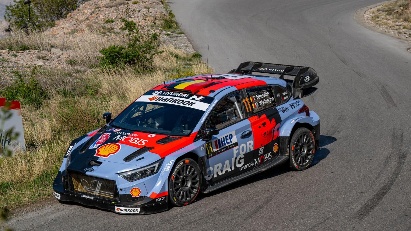 <p>Neuville-Wydaeghe (Hyundai) beim Shakedown auf Gran Canaria.</p>