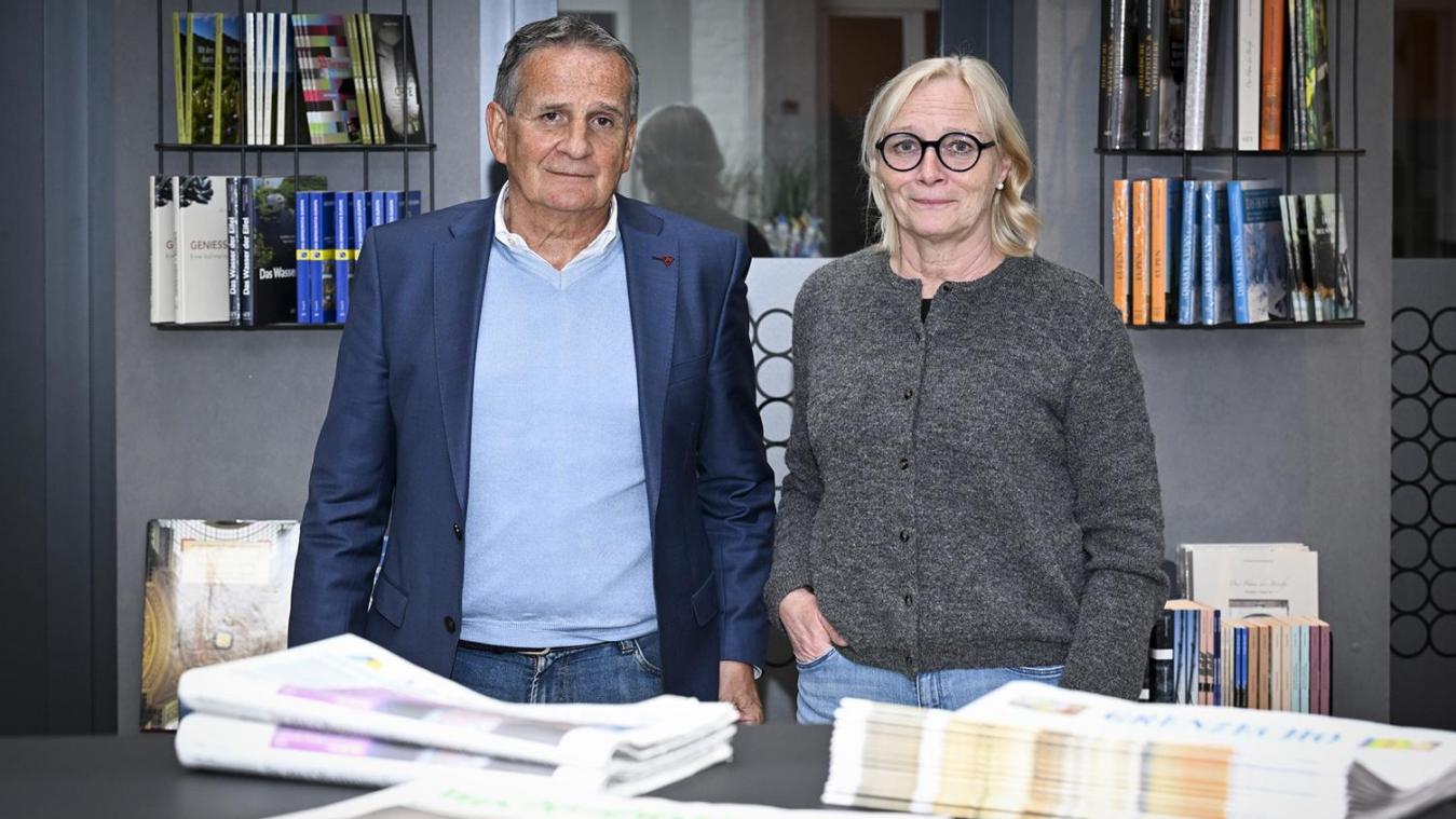 <p>GrenzEcho-Direktor Olivier Verdin und Geschäftsleiterin Abonnements Sylvie Heeren erläutern die Hintergründe der neuen Zustellstruktur und die Herausforderungen durch den Ausstieg der Post aus der Zeitungsverteilung.</p>