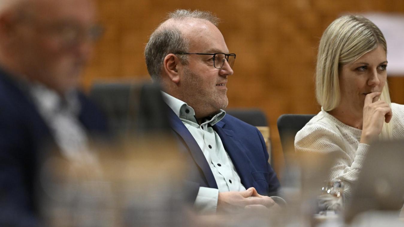 <p>Das Bild zeigt die Vivant-Fraktionsmitglieder Marco Hoffmann und Elena Peters</p>