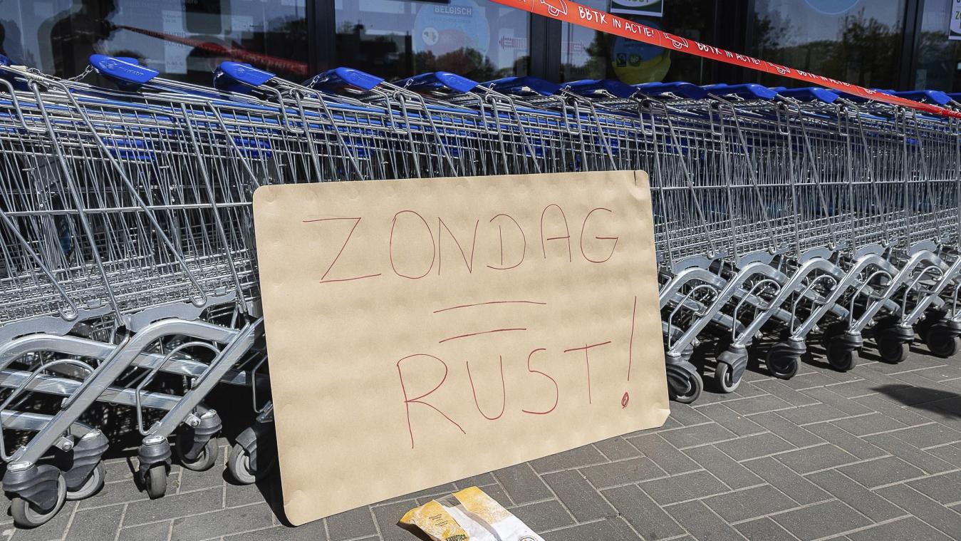 <p>Bereits in der vergangenen Woche war es bei der Supermarktkette zu spontanen Aktionen gekommen, nachdem bekannt geworden war, dass Aldi eine Sonntagsöffnung seiner belgischen Filialen in Erwägung zieht.</p>