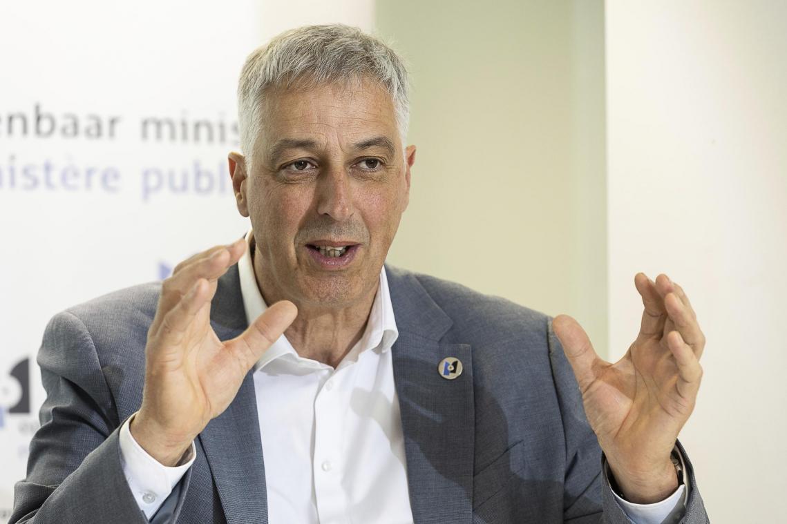 <p>Guido Vermeiren, der Generalprokurator am Appellationshof Antwerpen, bei der Vorstellung der Jahresstatistiken der Staatsanwaltschaften: Die Justiz verfolgt mehr Straftaten, stößt angesichts steigender Fallzahlen jedoch zunehmend an ihre Grenzen.</p>