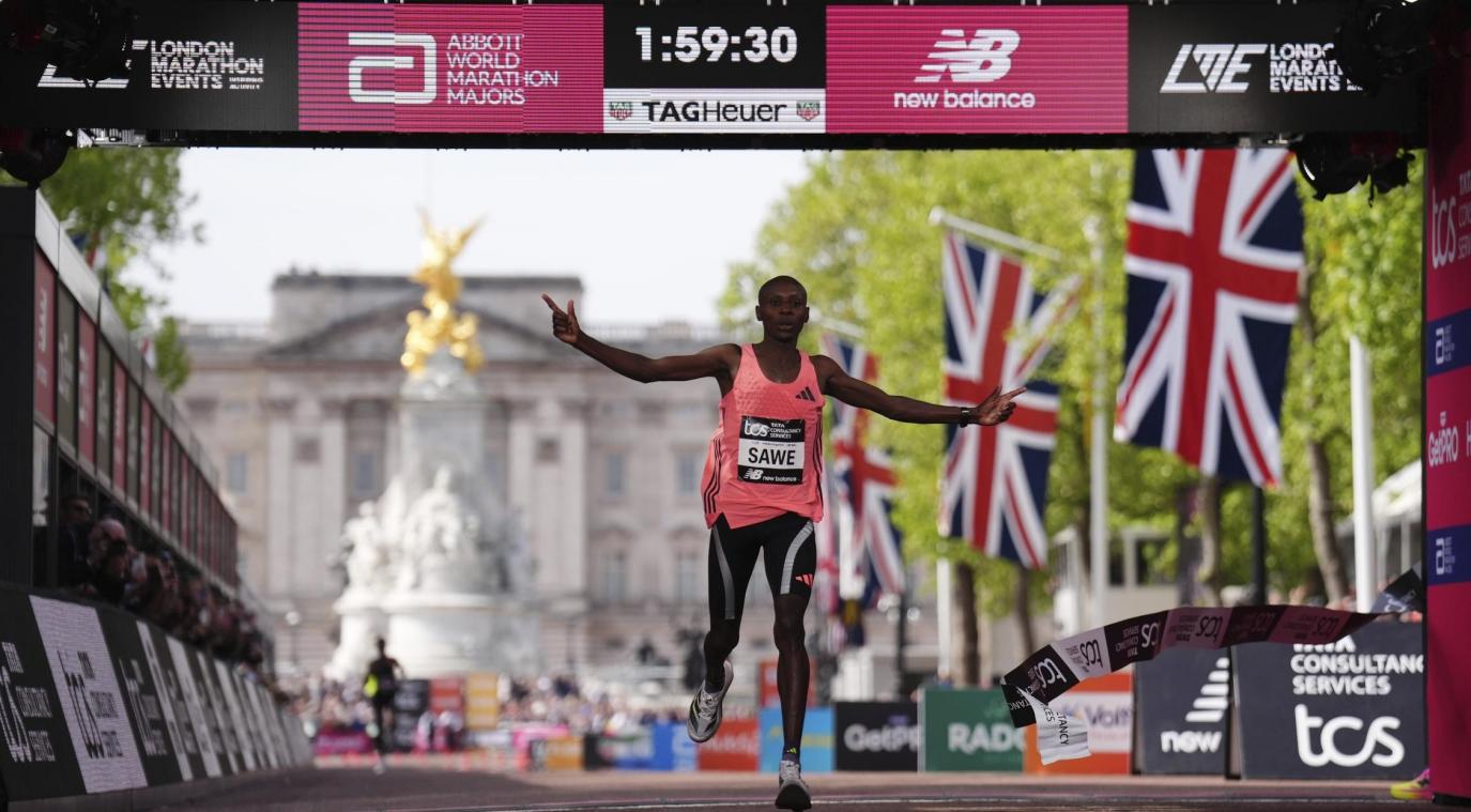 <p>Marathon-Weltrekord: Kenianer Sawe bricht Zwei-Stunden-Schallmauer</p>
