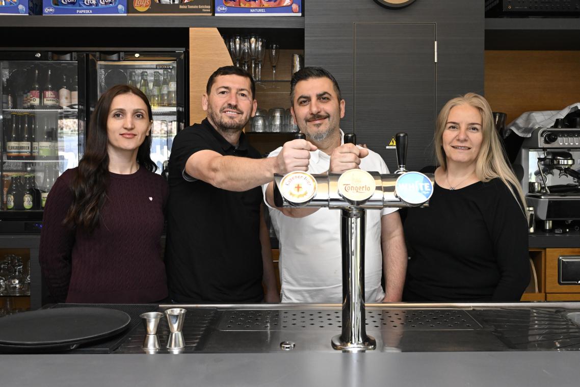 <p>Izet „Izi“ Hajzeraj (2.v.r.) und sein Team bringen viel Erfahrung mit ins Clubheim des KTC Eupen im Ortsteil Hütte.</p>