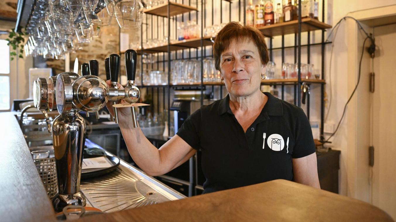 <p>Für das GrenzEcho nimmt Uta Schobben ein letztes Mal hinter der Theke im Restaurant auf Ternell Platz. Den Betrieb hat sie bereits vor einigen Tagen eingestellt, zum Monatsende ist auch offiziell Schluss.</p>