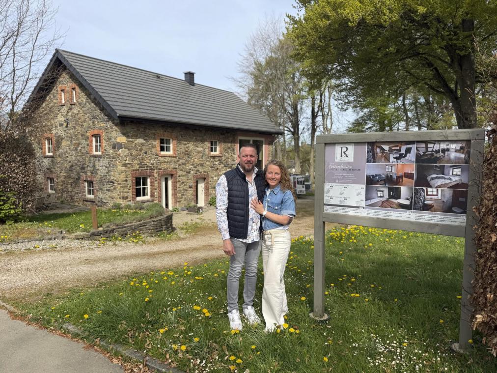 <p>Seit neun Jahren vermieten Alyssann Brüls und Olivier Vliex das ökologisch sanierte Ferienhaus „Re’ Source 17“ in der Weywertzer Brunnenstraße. Über die Auszeichnung mit dem Nachhaltigkeitszertifikat „Green Key“ freuen sie sich sehr.</p>