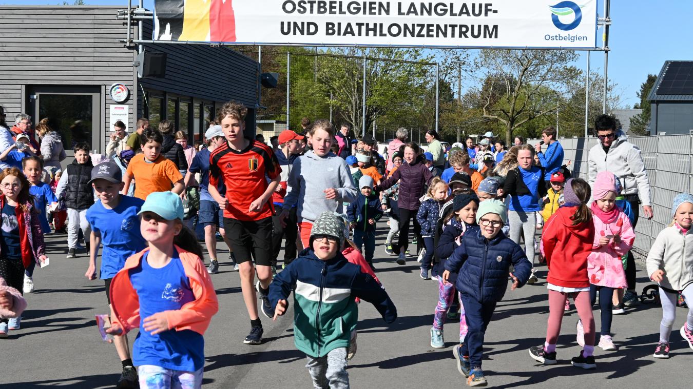 <p>Auf dem Gelände des Langlauf- und Biathlonzentrums Herzebösch drehten die Schülerinnen und Schüler Runde um Runde</p>