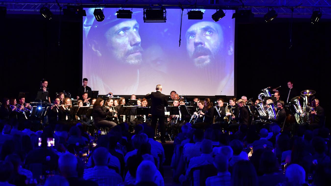 <p>Der Königliche Musikverein „Concordia“ Recht erinnerte in der Sporthalle mit Musik, Bildern, Ausstellungen und Zeitzeugenberichten an den Zweiten Weltkrieg.</p>