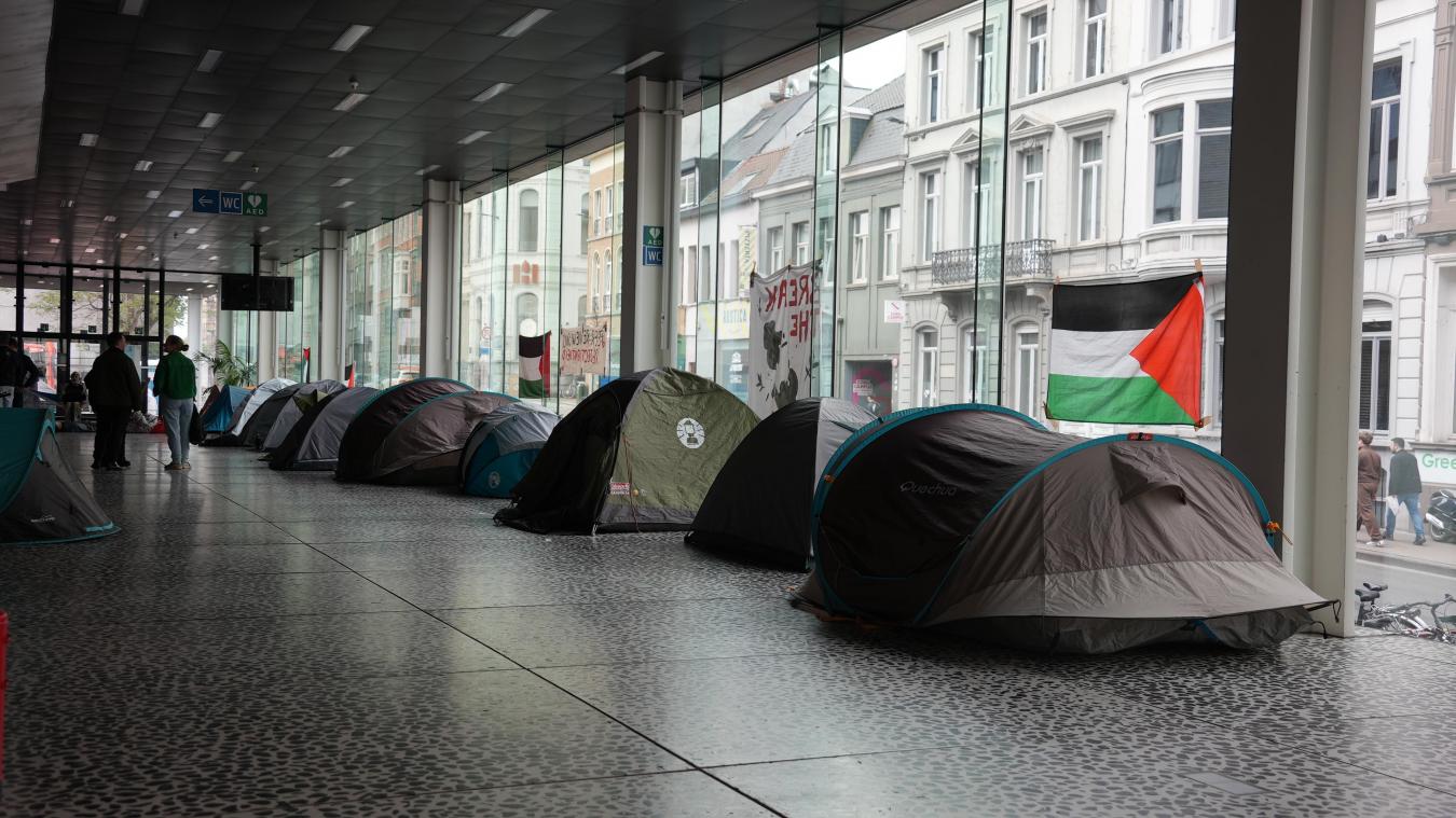 <p>Trotz eines Ultimatums der Universität Gent setzen pro-palästinensische Aktivisten ihre Besetzung im UFO-Gebäude fort.</p>