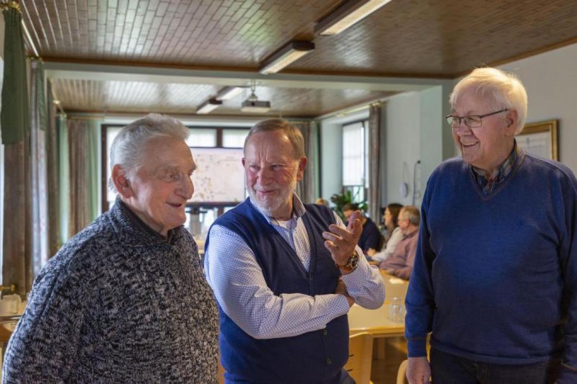 <p>Über viele Jahre war Joseph Margrève (links im Bild) eine der prägenden Figuren der Ameler Gemeindepolitik. Der Ehrenschöffe ist diese Woche im Alter von 90 Jahren verstorben.</p>