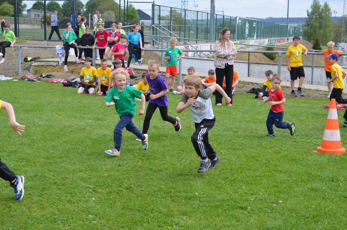 <p>Ameler Gemeindeschulen drehen 2.754 Runden für den guten Zweck</p>
