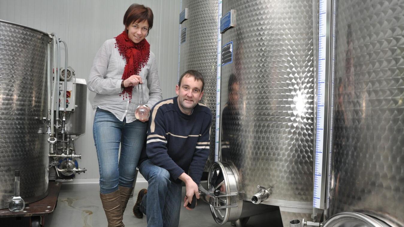 <p>Alles begann 1997, als Benoît Johnen und seine Ehefrau Viviane den Dorfcafébetrieb in Hombourg übernahmen. Heute beschäftigt die Brauerei acht Mitarbeiter und produziert jährlich zwischen 5.000 und 6.000 Hektoliter Bier. Etwa die Hälfte entfällt auf eigene Marken, die andere Hälfte auf sogenannte Auftragsbiere</p>