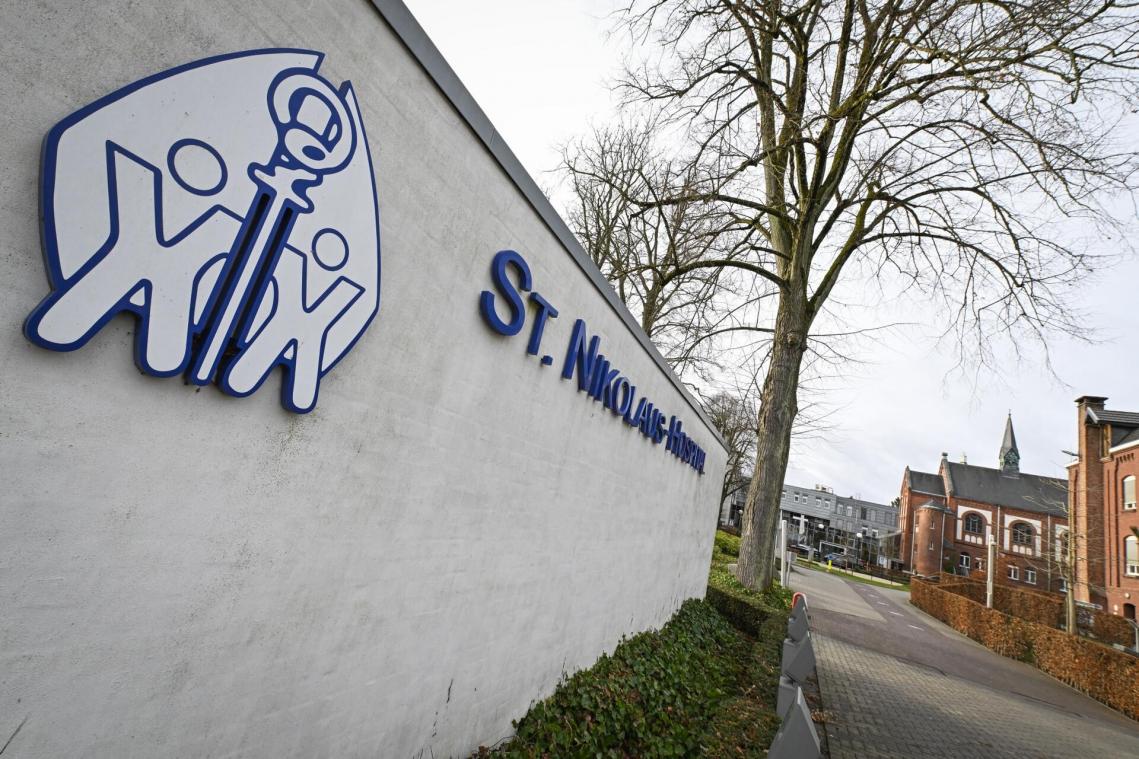 <p>Das St. Nikolaus-Hospital in Eupen: Die Zukunft der ostbelgischen Krankenhäuser ist erneut Thema im Parlament der DG. Im Mittelpunkt stehen Fragen zum langfristigen Fortbestand der Klinikstandorte in Eupen und St.Vith.</p>
