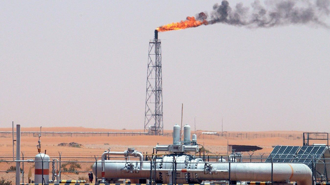 <p>Technische Anlagen stehen auf einem saudi-arabischen Ölfeld, rund 160 Kilometer von Riad entfernt</p>
